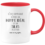 quotedazur - Mug Compliqué D'Être Un Homme Idéal Et Un Silas Mais Ça Va Je Gère - Cadeau Humour Prénom - Idée Cadeau Famille Saint Valentin - Tasse Prénom Silas