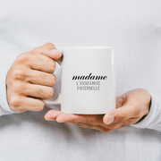 quotedazur - Mug Madame L'Assistante Maternelle - Cadeau Pour Assistante maternelle - Cadeau Personnalisé Pour Femme - Cadeau Original Anniversaire Ou Noël