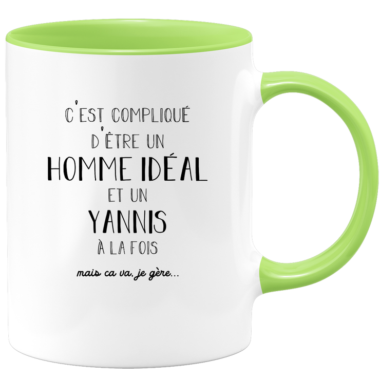 quotedazur - Mug Compliqué D'Être Un Homme Idéal Et Un Yannis Mais Ça Va Je Gère - Cadeau Humour Prénom - Idée Cadeau Famille Saint Valentin - Tasse Prénom Yannis