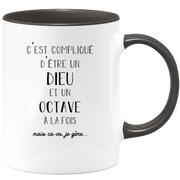 quotedazur - Mug Compliqué D'Être Un Dieu Et Un Octave Mais Ça Va Je Gère - Cadeau Humour Prénom - Idée Cadeau Famille Saint Valentin - Tasse Prénom Octave