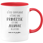 quotedazur - Mug Prénom Julianne Compliqué D'Être Une Princesse Et Une Julianne Mais Ca Va Je Gère - Cadeau Humour Prénom - Idée Cadeau  Saint Valentin - Tasse Prénom Julianne - Idéal Pour Noël