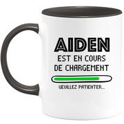 quotedazur - Mug Aiden Est En Cours De Chargement Veuillez Patienter - Cadeau Aiden Prénom Homme Personnalisé - Cadeau Annniversaire Noël Adolescent Collègue