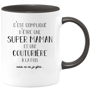 quotedazur - Mug Super Maman Et Couturiere A La Fois Mais Je Gère - Tasse Cadeau Maman Fête Des Mères Anniversaire - Cadeau Pour Jeune Ou Future Maman Suite À Une Naissance