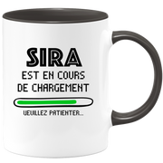 quotedazur - Mug Sira Est En Cours De Chargement Veuillez Patienter - Cadeau Sira Prénom Femme Personnalisé - Cadeau Annniversaire Noël Adolescent Collègue