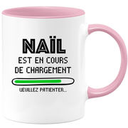 quotedazur - Mug Naïl Est En Cours De Chargement Veuillez Patienter - Cadeau Naïl Prénom Homme Personnalisé - Cadeau Annniversaire Noël Adolescent Collègue