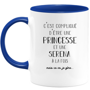 quotedazur - Mug Prénom Serena Compliqué D'Être Une Princesse Et Une Serena Mais Ca Va Je Gère - Cadeau Humour Prénom - Idée Cadeau  Saint Valentin - Tasse Prénom Serena - Idéal Pour Noël