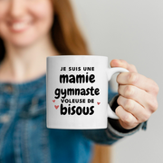 quotedazur - Mug Je Suis Une Mamie Gymnaste Voleuse De Bisous - Cadeau Fête Des Grand Mères Original - Idée Cadeau Pour Anniversaire Mémé Gymnastique - Cadeau Future Mamy Naissance