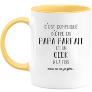 quotedazur - Mug C'est Compliqué D'Être Un Papa Parfait Et Un GEEK Mais Ça Va Je Gère - Idée Cadeau Humoristique pour Geek, Fête des Pères, Anniversaire