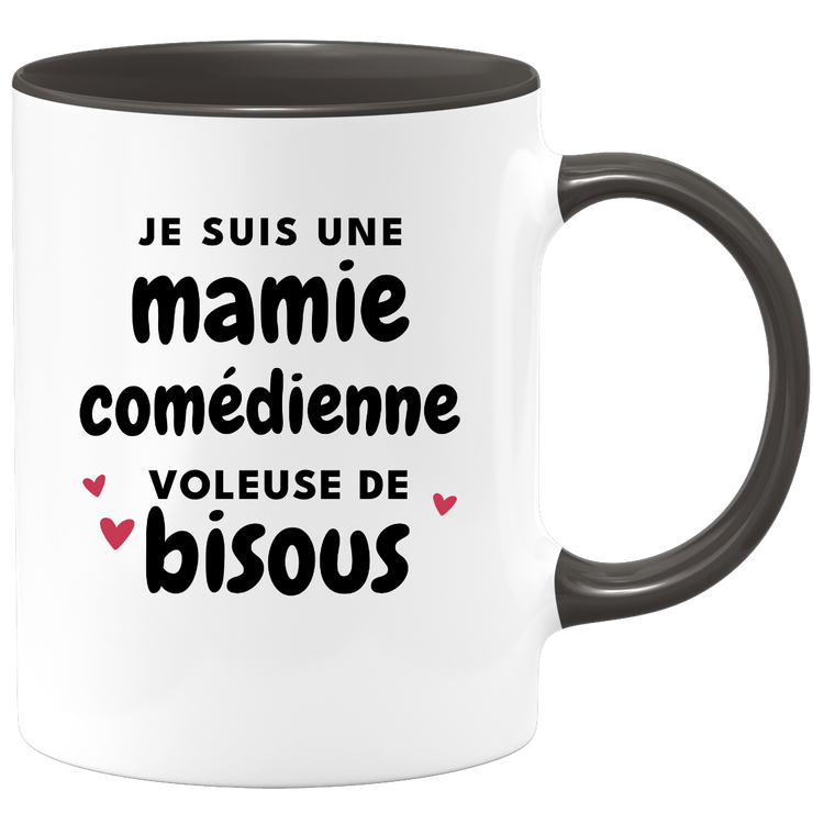 quotedazur - Mug Je Suis Une Mamie Comédienne Voleuse De Bisous - Cadeau Fête Des Grand Mères Original - Idée Cadeau Pour Anniversaire Mémé Théâtre - Cadeau Future Mamy Naissance