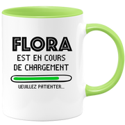 quotedazur - Mug Flora Est En Cours De Chargement Veuillez Patienter - Cadeau Flora Prénom Femme Personnalisé - Cadeau Annniversaire Noël Adolescent Collègue