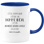 quotedazur - Mug C'est Compliqué D'Être Un Homme Idéal Et Un Arrière Grand Oncle Mais Ça Va Je Gère - Cadeau Familial Humoristique Pour Anniversaire, Noël