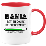 quotedazur - Mug Rania Est En Cours De Chargement Veuillez Patienter - Cadeau Rania Prénom Femme Personnalisé - Cadeau Annniversaire Noël Adolescent Collègue