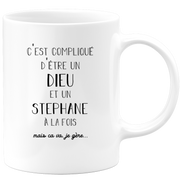 quotedazur - Mug Compliqué D'Être Un Dieu Et Un Stephane Mais Ça Va Je Gère - Cadeau Humour Prénom - Idée Cadeau Famille Saint Valentin - Tasse Prénom Stephane