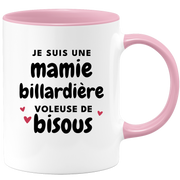 quotedazur - Mug Je Suis Une Mamie Billardière Voleuse De Bisous - Cadeau Fête Des Grand Mères Original - Idée Cadeau Pour Anniversaire Mémé Billard - Cadeau Future Mamy Naissance