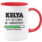 quotedazur - Mug Kelya Est En Cours De Chargement Veuillez Patienter - Cadeau Kelya Prénom Femme Personnalisé - Cadeau Annniversaire Noël Adolescent Collègue