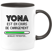 quotedazur - Mug Yona Est En Cours De Chargement Veuillez Patienter - Cadeau Yona Prénom Femme Personnalisé - Cadeau Annniversaire Noël Adolescent Collègue