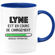 quotedazur - Mug Lyne Est En Cours De Chargement Veuillez Patienter - Cadeau Lyne Prénom Femme Personnalisé - Cadeau Annniversaire Noël Adolescent Collègue