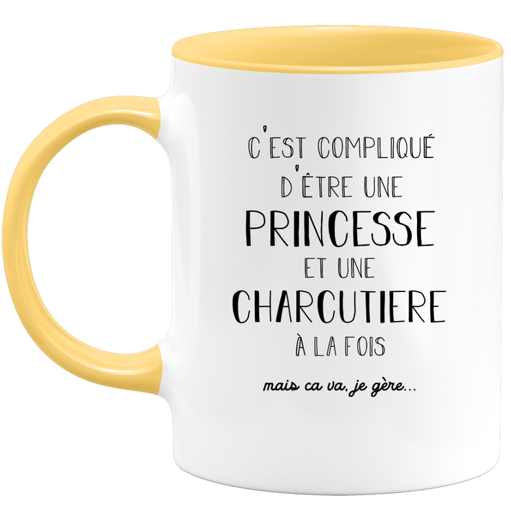 quotedazur - Mug Princesse Et Charcutiere A La Fois Mais Je Gère - Tasse Cadeau Femme Travail Fête Des Mères Anniversaire - Cadeau Départ ou Noël Pour Une Charcutiere