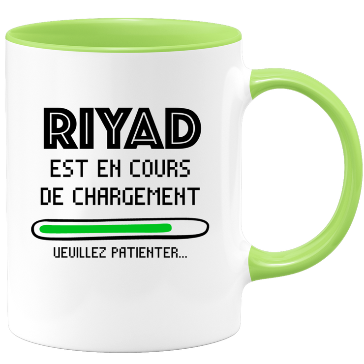 quotedazur - Mug Riyad Est En Cours De Chargement Veuillez Patienter - Cadeau Riyad Prénom Homme Personnalisé - Cadeau Annniversaire Noël Adolescent Collègue