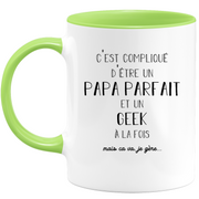 quotedazur - Mug C'est Compliqué D'Être Un Papa Parfait Et Un GEEK Mais Ça Va Je Gère - Idée Cadeau Humoristique pour Geek, Fête des Pères, Anniversaire