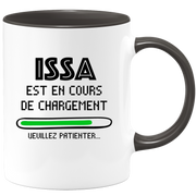 quotedazur - Mug Issa Est En Cours De Chargement Veuillez Patienter - Cadeau Issa Prénom Homme Personnalisé - Cadeau Annniversaire Noël Adolescent Collègue