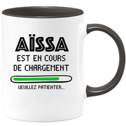 quotedazur - Mug Aïssa Est En Cours De Chargement Veuillez Patienter - Cadeau Aïssa Prénom Homme Personnalisé - Cadeau Annniversaire Noël Adolescent Collègue