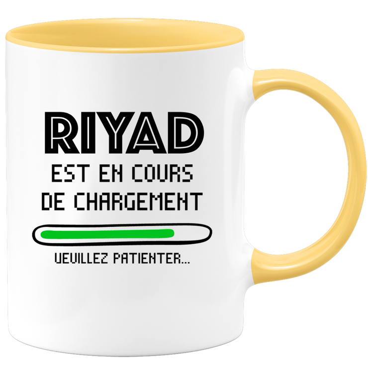 quotedazur - Mug Riyad Est En Cours De Chargement Veuillez Patienter - Cadeau Riyad Prénom Homme Personnalisé - Cadeau Annniversaire Noël Adolescent Collègue