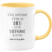 quotedazur - Mug Compliqué D'Être Un Dieu Et Un Stephane Mais Ça Va Je Gère - Cadeau Humour Prénom - Idée Cadeau Famille Saint Valentin - Tasse Prénom Stephane