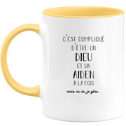 quotedazur - Mug Compliqué D'Être Un Dieu Et Un Aiden Mais Ça Va Je Gère - Cadeau Humour Prénom - Idée Cadeau Famille Saint Valentin - Tasse Prénom Aiden