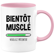 quotedazur - Mug Bientot Musclé - Tasse A Cafe Idée Cadeau Rigolo Original Humoristique Fun À Message Pour Femme Et Homme - Musculation - Pour Ado Meilleure Amie Beau Frère Départ Collègue Noel