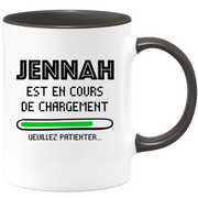 quotedazur - Mug Jennah Est En Cours De Chargement Veuillez Patienter - Cadeau Jennah Prénom Femme Personnalisé - Cadeau Annniversaire Noël Adolescent Collègue