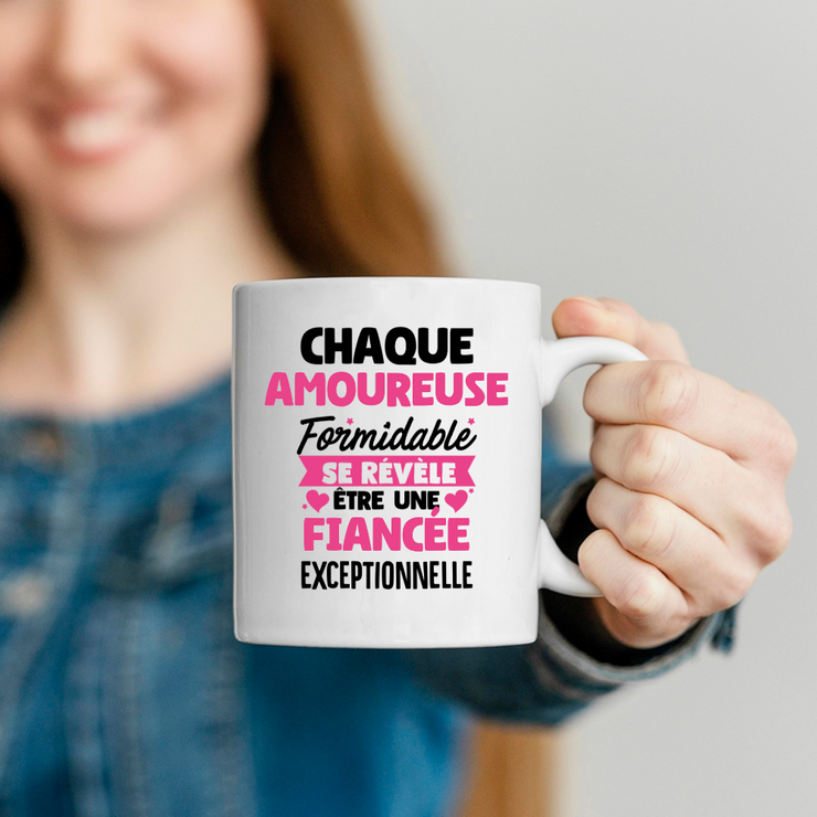 quotedazur - Mug Chaque Amoureuse Formidable Se Révèle Être Une Fiancée Exceptionnelle - Cadeau Future Fiancée - Surprise Annonce Grossesse Garçon/Fille Naissance Bébé Gender Reveal