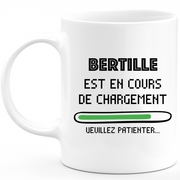 quotedazur - Mug Bertille Est En Cours De Chargement Veuillez Patienter - Cadeau Bertille Prénom Femme Personnalisé - Cadeau Annniversaire Noël Adolescent Collègue